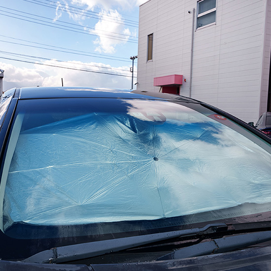 車用フロントサンシェード