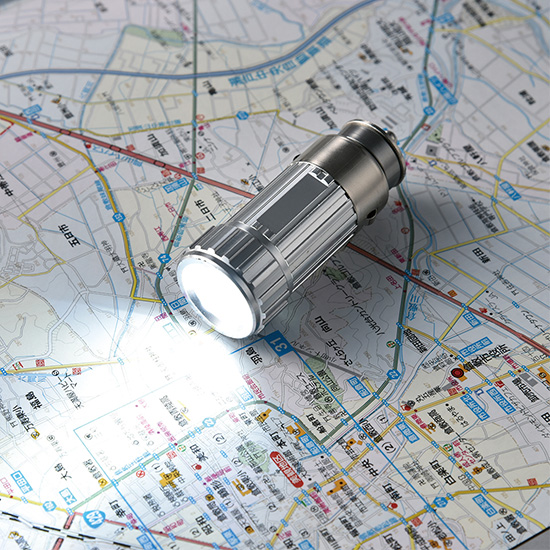 車載防災　カーチャージライト（12V）