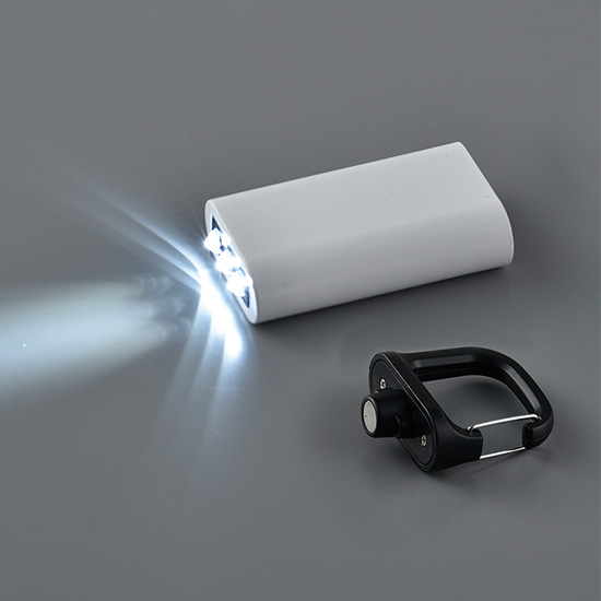 カラビナ付ポケットライト