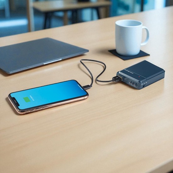 LEDライト付き乾電池式バッテリー