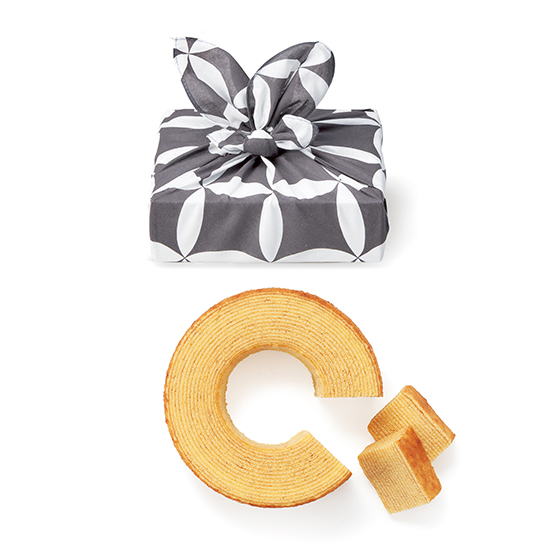 しっとりバームクーヘン〔風呂敷包み・七宝柄〕　APHYA10