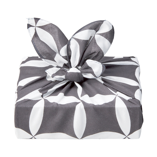 しっとりバームクーヘン〔風呂敷包み・七宝柄〕　APHYA10