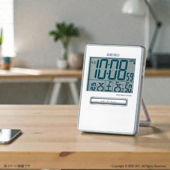 SEIKO　SEIKO　トラベラデジタル電波時計　No.30