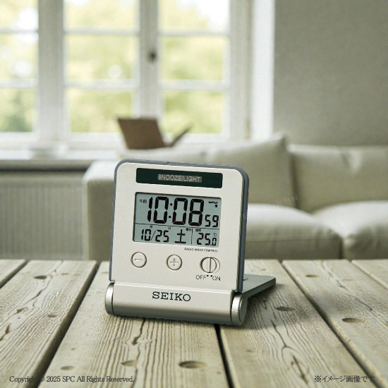 SEIKO　トラベラ（自動点灯タイプ）デジタル電波時計　No.30